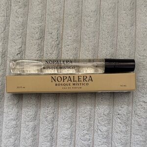 Bosque Místico Eau de Parfum with Black Cap